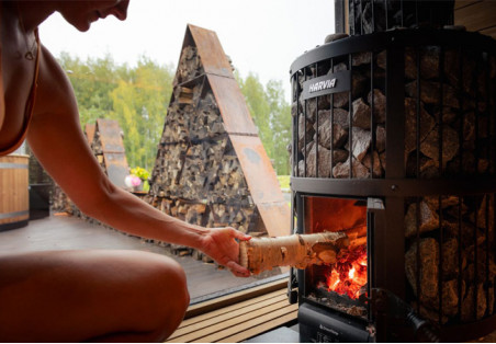 Cómo preparar su sauna para la temporada de frío: Mantenimiento de la estufa y prevención de olores a quemado