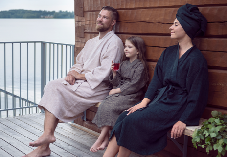 Ropa para sauna: las telas sintéticas no son adecuadas aquí