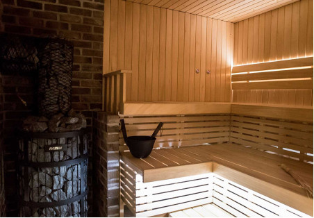 La instalación de una sauna es una tarea difícil para todos los que la tienen