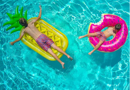 Mantener limpia el agua de la piscina infantil: salud y seguridad sin cloro