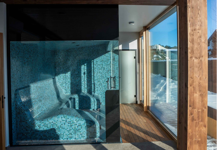 Sala de vapor con cabina de cristal panorámica