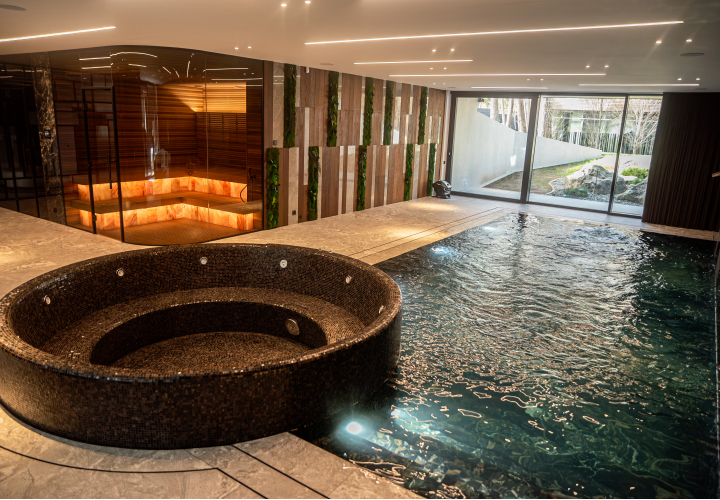 Proyecto de sauna infrarroja privada y piscina