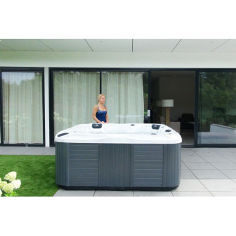 Piscina de masajes SPA - ADMIRE