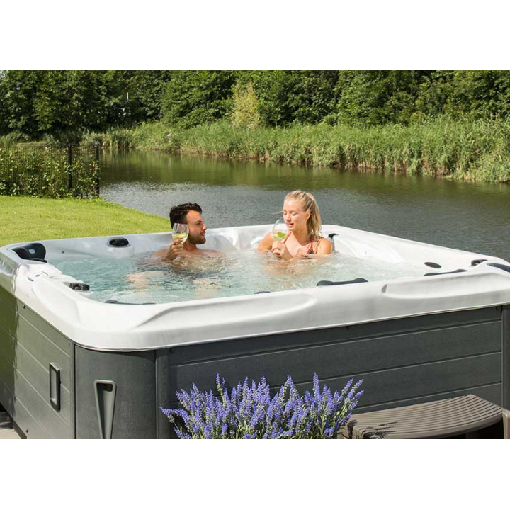 Piscina de masajes SPA - DESIRE