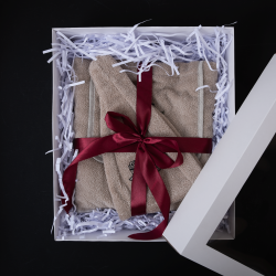 Set de regalo para ella - LINO, 55x140 cm, en caja de regalo. Delantal y gorro para sauna  Set de regalo para ella - LINO, 55x140 cm, en caja de regalo. Delantal y gorro para sauna