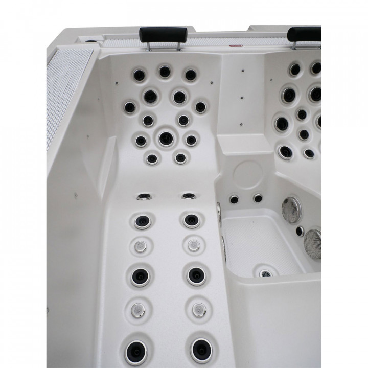 Bañera de hidromasaje exterior ELVIONA INFINIA para 3 personas.