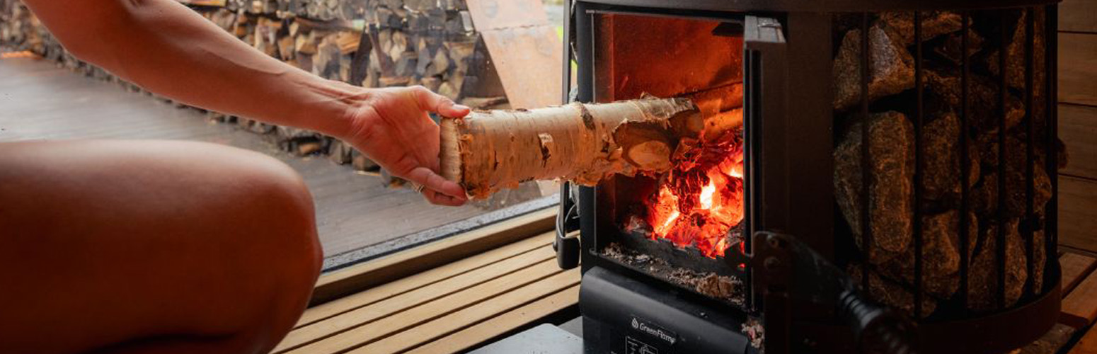 Cómo preparar su sauna para la temporada de frío: Mantenimiento de la estufa y prevención de olores a quemado