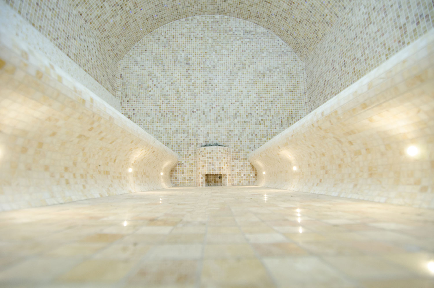 ¿Qué es mejor, sauna seca o de vapor?