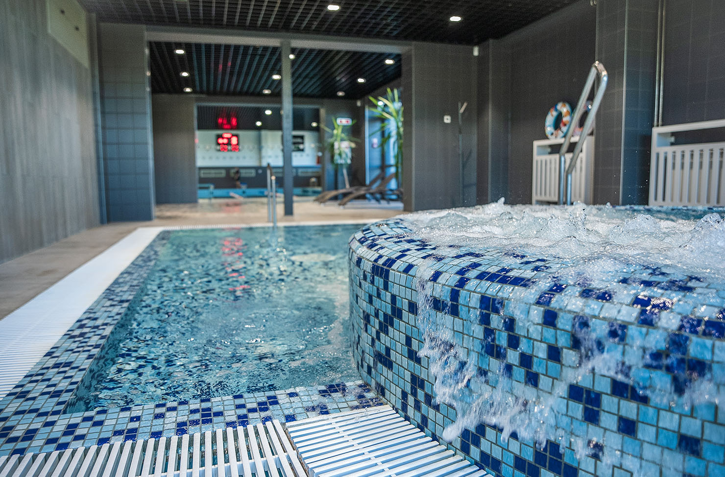 Instalación de una piscina SPA comercial