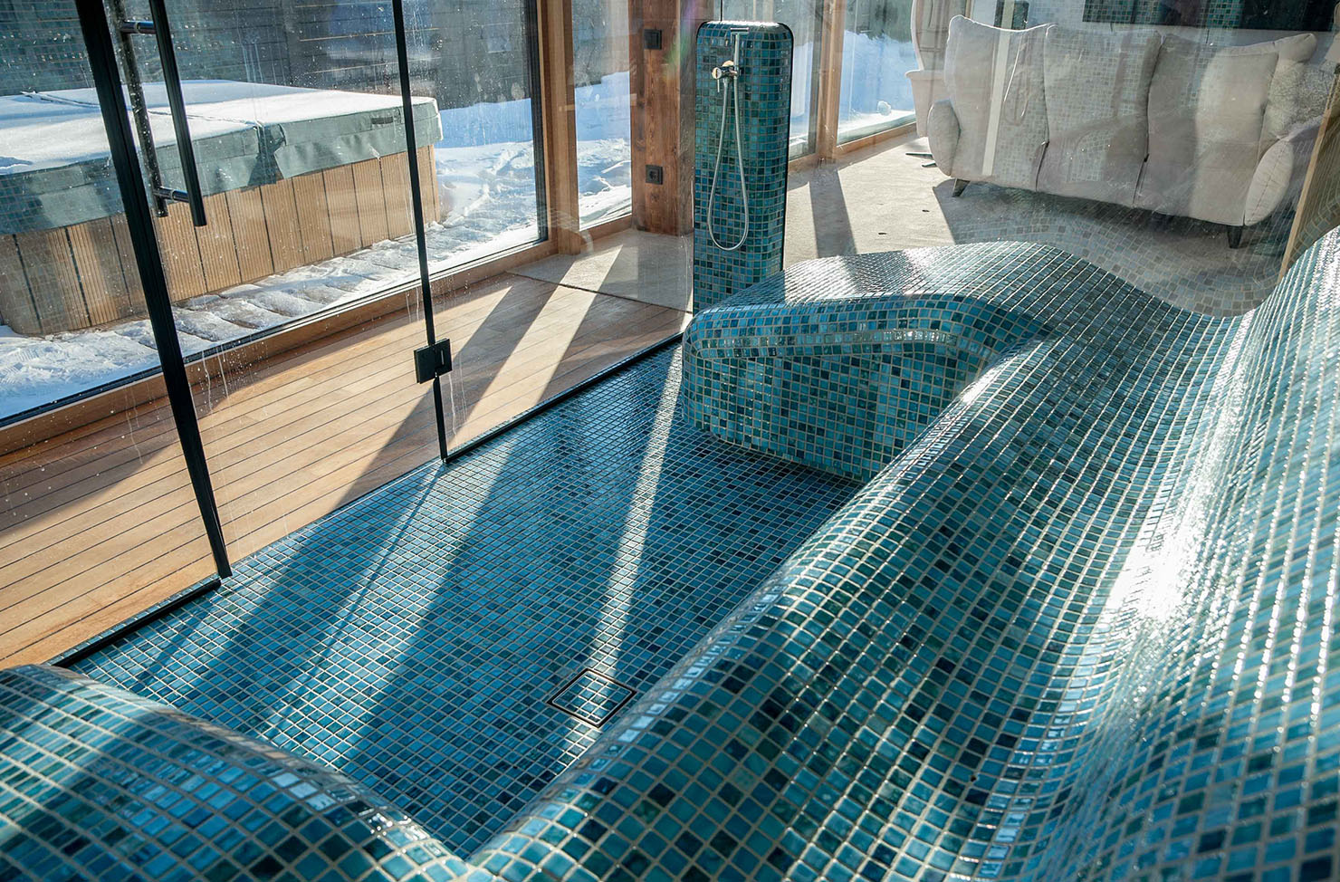 Construcción de una piscina cubierta