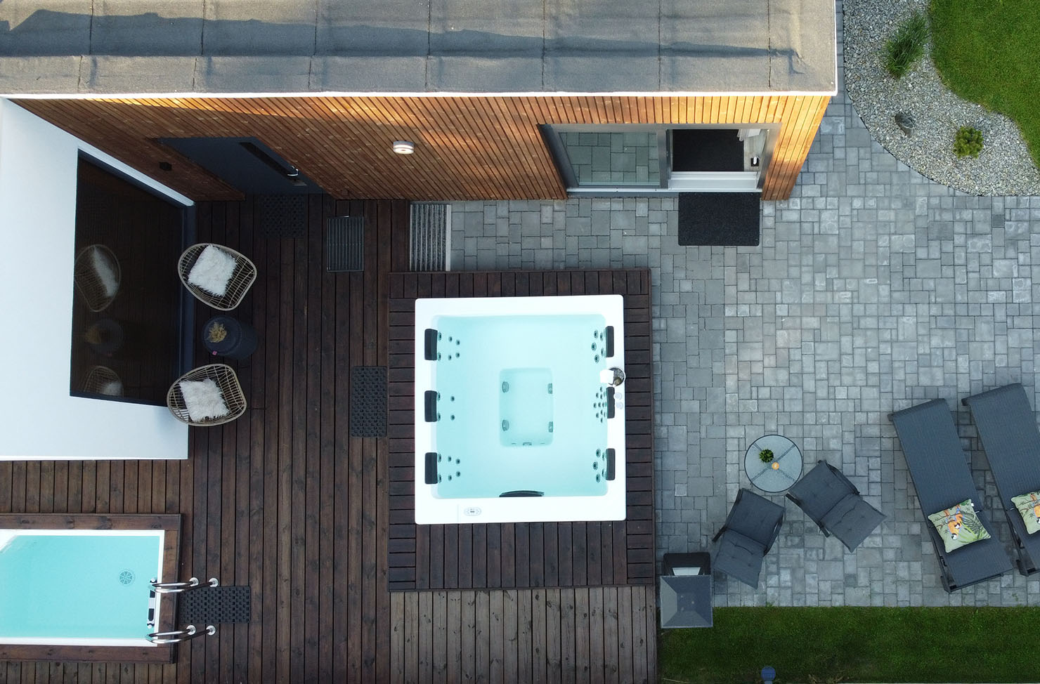 Jacuzzi exterior y terraza