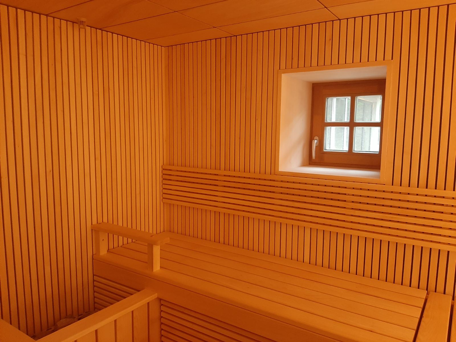 Piscinas y saunas en la granja "Po ąžuolais"